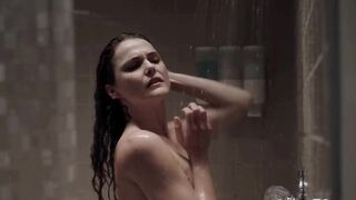 : Keri Russell showering in The Americans #4