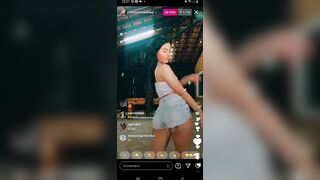 : Nicks Vieira dançando de farol aceso em live #2