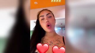 : Mirella pagando peitinho IG #2