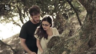 Rosanne Mulholland em "Menos Que Nada"