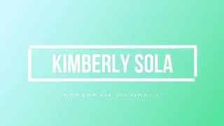 Kim Sola (Kimberly Sola) ensinando a sentar e rebolar. Obs: sei que ela não é BR