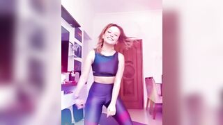 : Larissa Manoela "Dançando" #2