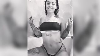 : Mc Mirella kikando na banheira!! #2