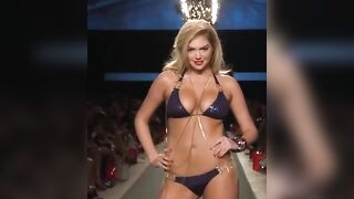 : Kate Upton knows how to walk #2