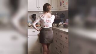 : Anna Kendrick in a skirt #2