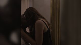 Elizabeth Olsen invites her bull on Saturday night????