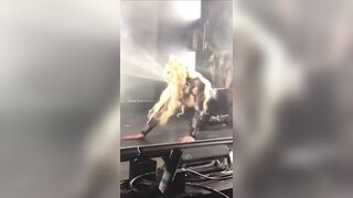 : Iggy Azalea just throws ass on stage, she doesn't even have a microphone lmao #3