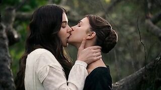 This gorgeous lesbian kiss from Hailee Steinfeld is enough to make me hard
