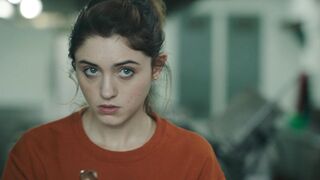 : Natalia Dyer trying to get herself off while watching some girl giving a Blowjob #3