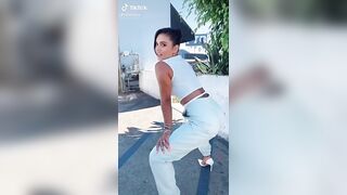 Vanessa Hudgens twerking