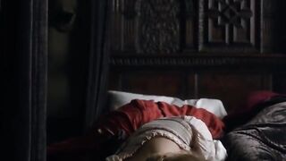 Anya Taylor-Joy's tits looking great in a 17th century dress.