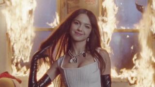 : Olivia Rodrigo sexy sexy #3