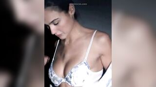 : Gal Gadot stripping down & showing off her body every chance she gets #4