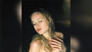 : Brie Larson Feeling herseld & that nip slip is just amazing !!! #4