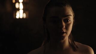 : Maisie Williams gets naked #4