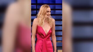 : Braless Sophie Turner is just so Fuckable. #3