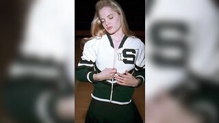 : Mena Suvari in American Beauty (1999) #3