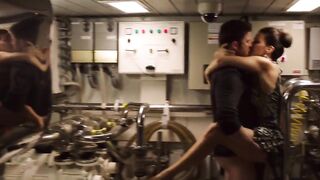 : Gina Gershon in how to make in america #4