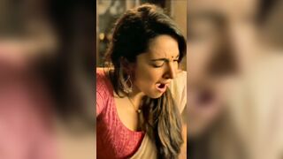 : (Indian actress)Kiara advani get caught having vibrator ..her reaction hot af???????? #3