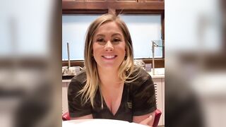 Shawn Johnson Is a gold medal cutie!