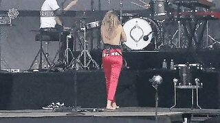 Tove Lo flashing her tits at the concert
