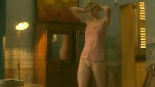 Elizabeth Debicki best tiny bits