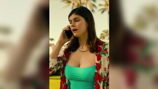 : Alexandra Daddario - perfect little jiggle in The White Lotus #4