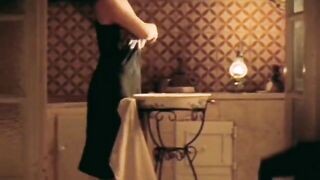 Monica Bellucci Washing Plot - Malèna (2000)