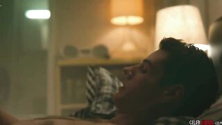 : Aimee Lou Wood Nude - Sex Education - Netflix s01e01 #2