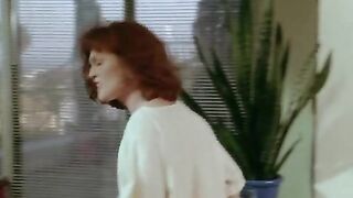 : Julianne Moore Bush and Butt in Short Cuts #2