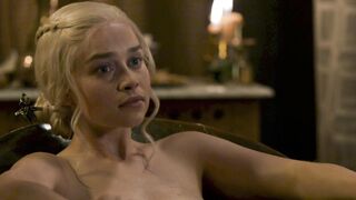 : Emilia Clarke Tits and Ass Bathtub Scene in Game of Thrones S03E08 #3