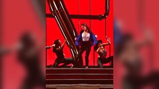 : Hailee Steinfeld 'lip sync' performance to MJ's "The Way You Make Me Feel" #3