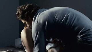 : Julianne Moore's hardcore plot in "The Kids Are All Right" (2010) #2