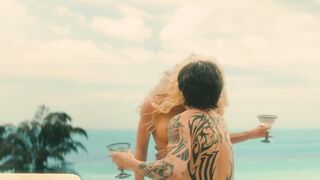 : Lily James as Pamela Anderson in 'Pam & Tommy' S1E2 #4