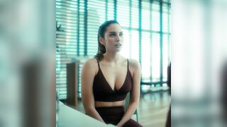 : Genesis Rodriguez - Beautiful plot in ‘The Umbrella Academy’ S3 #1