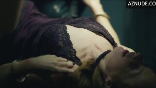 : Natalia Dal Molin and Melissa Vaz crotch grabbing in "Hard" #2