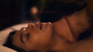 : Hailee Steinfeld getting eaten out by Ella Hunt #3