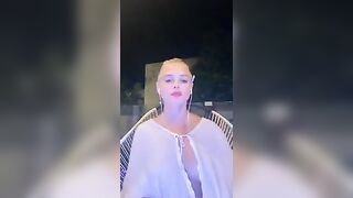 : Rose McGowan flash her tits on purpose multiple times #3