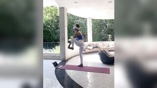 : Kate Beckinsale stretching #2