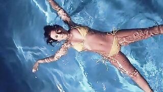 : Lacey chabert, in a pool #2