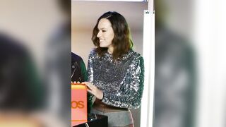 : Daisy Ridley's incredible firm midriff #2