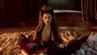 : Monica Bellucci in 1992 Bram Stoker's Dracula #3