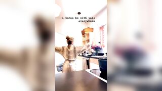 : Hayley Williams shaking her Ass in her Instagram Stories #2