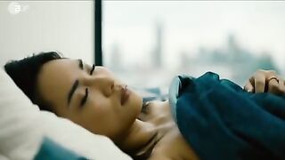 : Mai Duong Kieu in bad banks s01 e02 #3