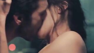 Shailene Woodley has great suckable tits. #2