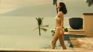 : Alexandra Daddario stripping to her bikini in episode 1 of The White Lotus #4