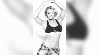 Kaley Cuoco - Perfect Abs.