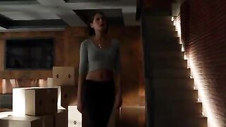 : Willa Holland Shows off her Little Belly #2