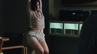 : Emily Hampshire (Schitt's Creek) - Sexy in Good Neighbors #3