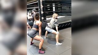 Vanessa Hudgens twerking